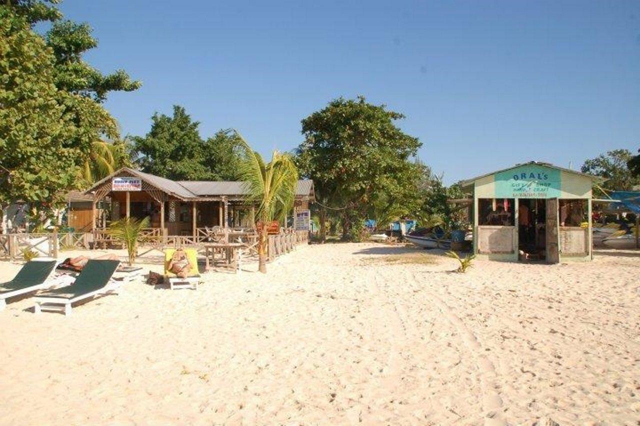 Hidden Paradise Resort Hotel نيغريل المظهر الخارجي الصورة